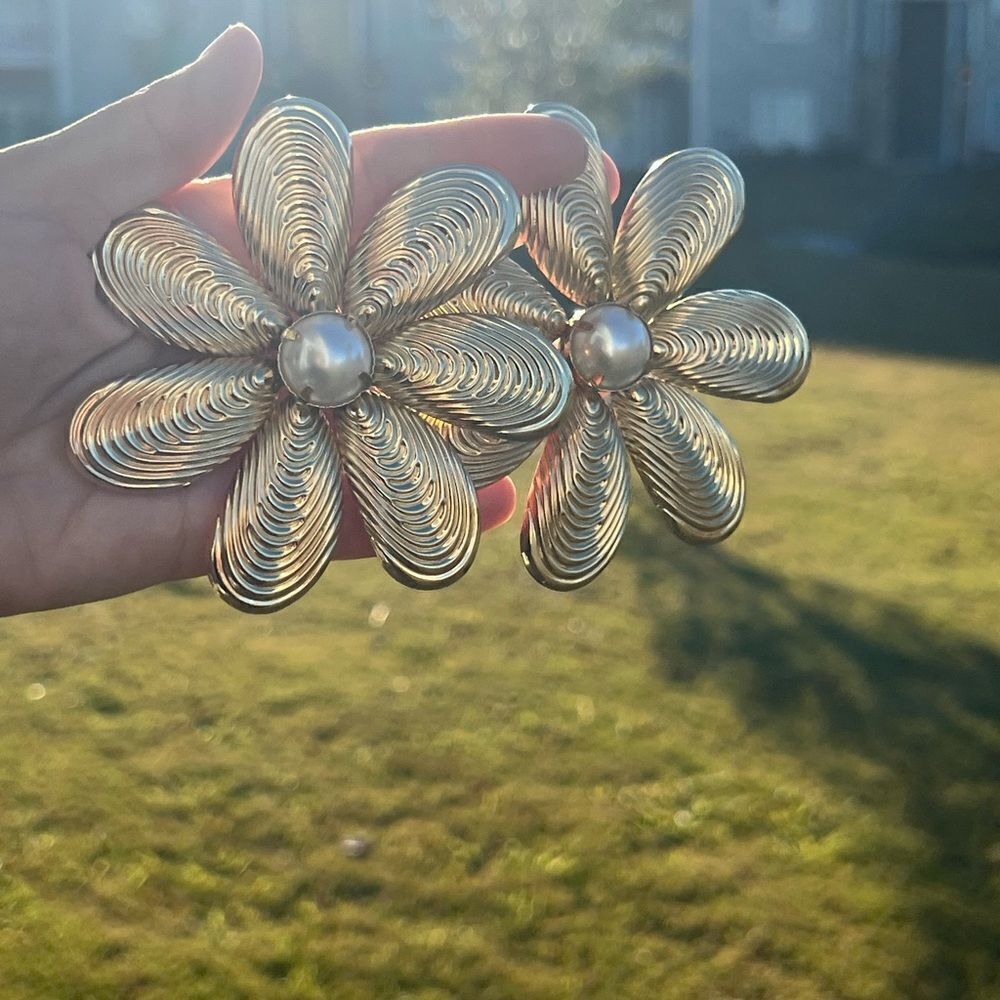 Oversized Gold-Tone Floral Earrings with pearl Accents - Picture 7 of 11